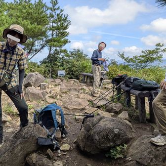 山頂の常連さん達。