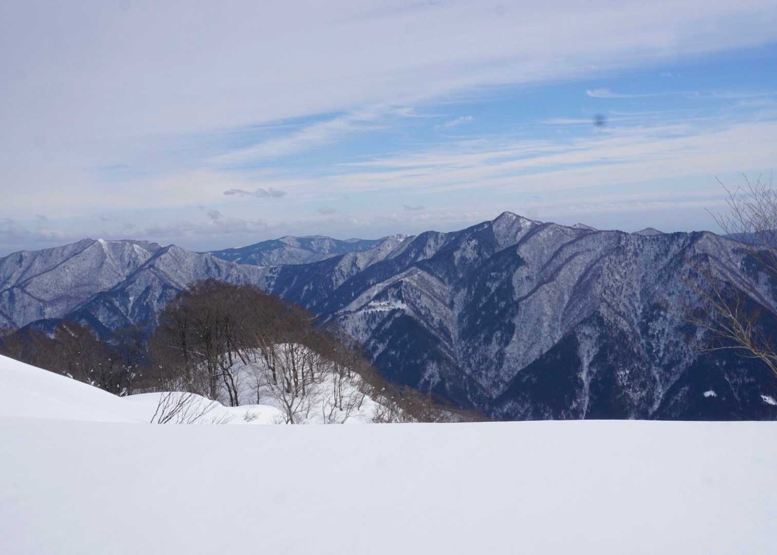花房山〜小津権現山…
良き眺めじゃ…