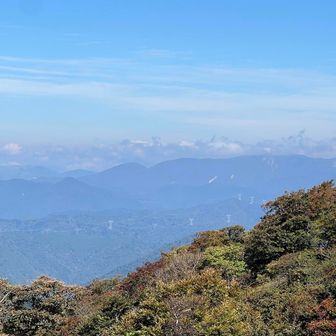 この前登った霊仙山。
その前の前に登った御池岳。