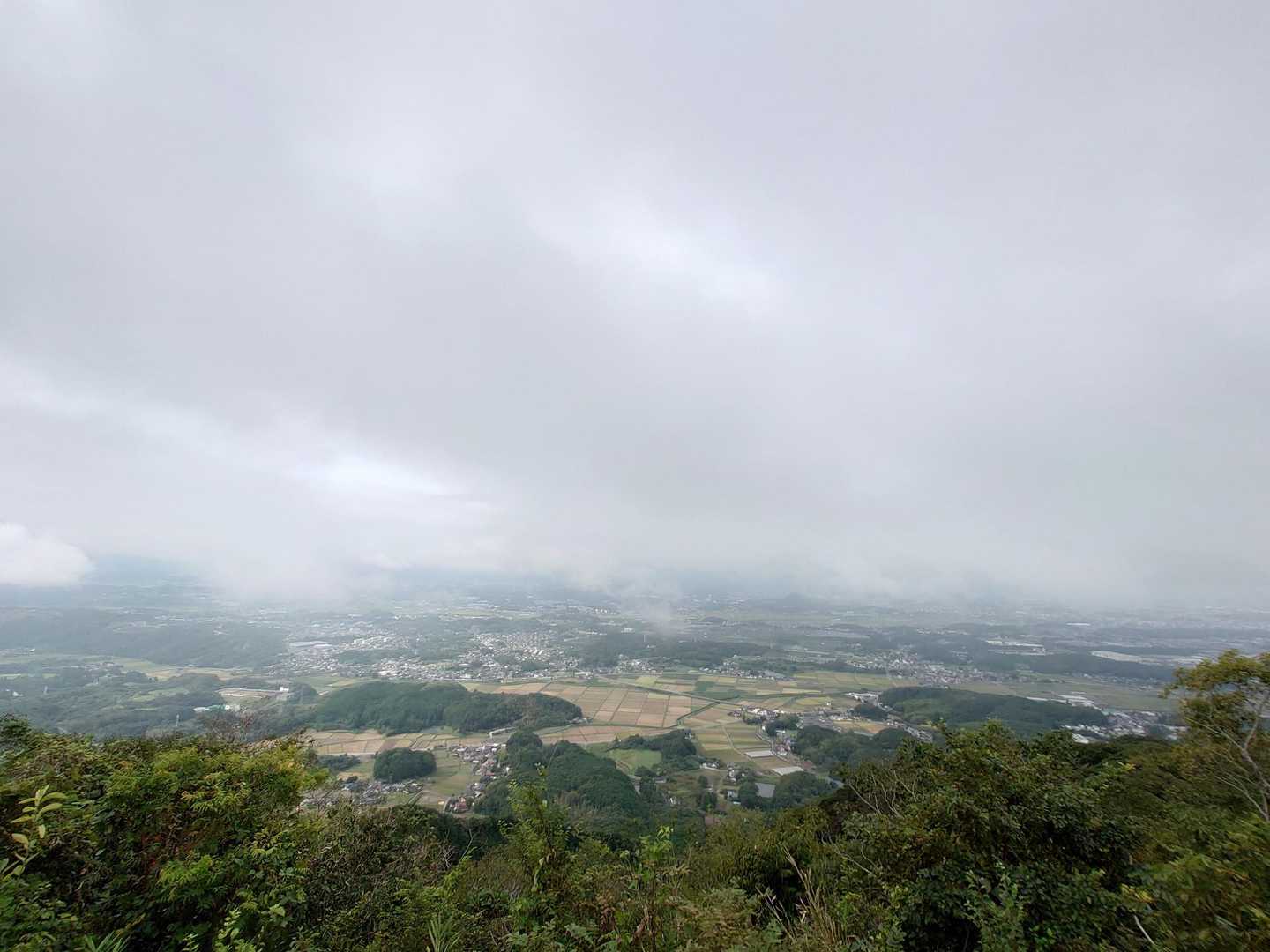 若干ガスが晴れて景色が見えるようになった🙆