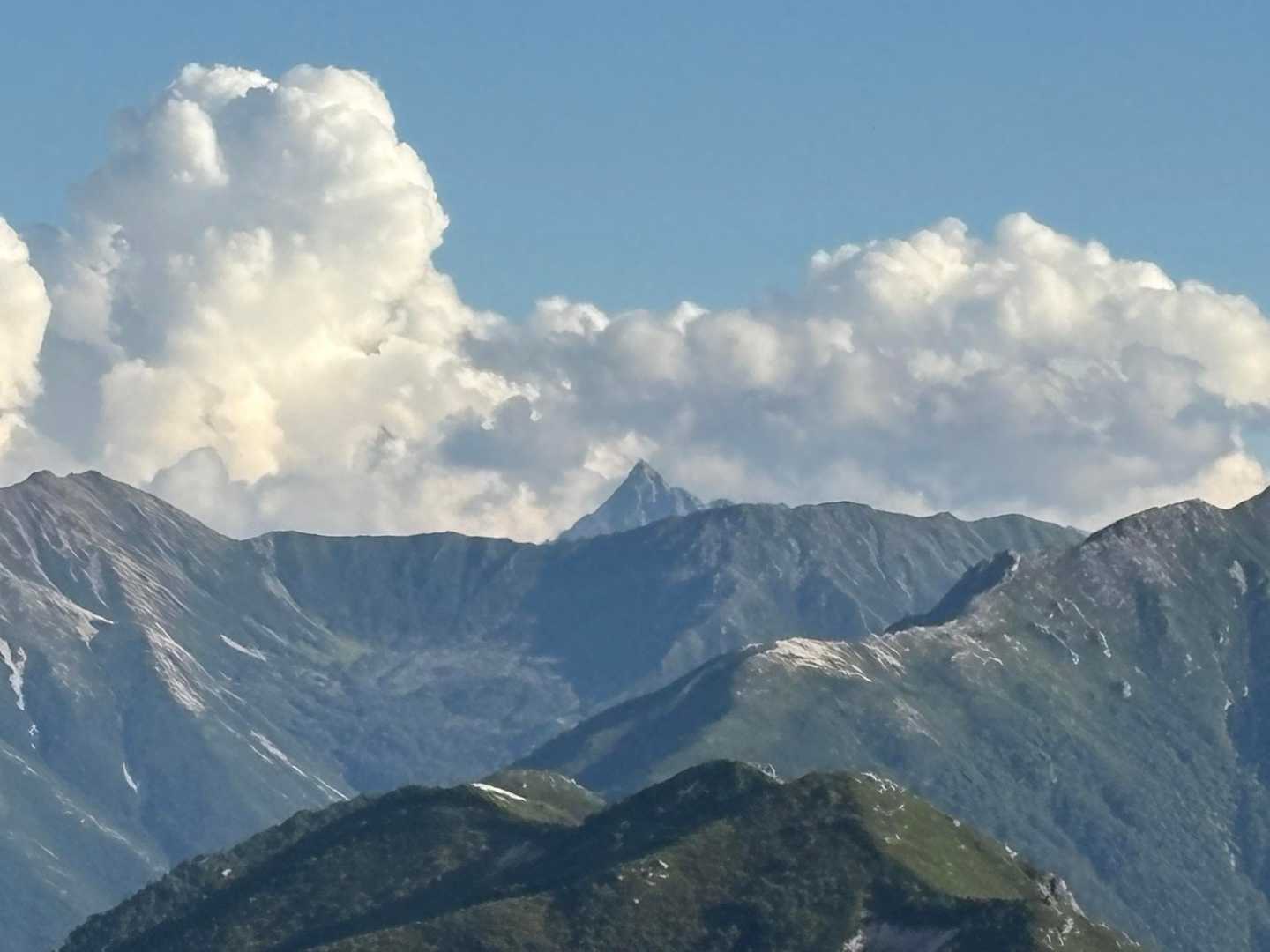 五色ヶ原山荘の部屋から槍さん見えた⛰️
お風呂♨️いただきさっぱり✨✨
爆風の乾燥室で湿った衣類もカラッカラ👚
ありがたやぁー