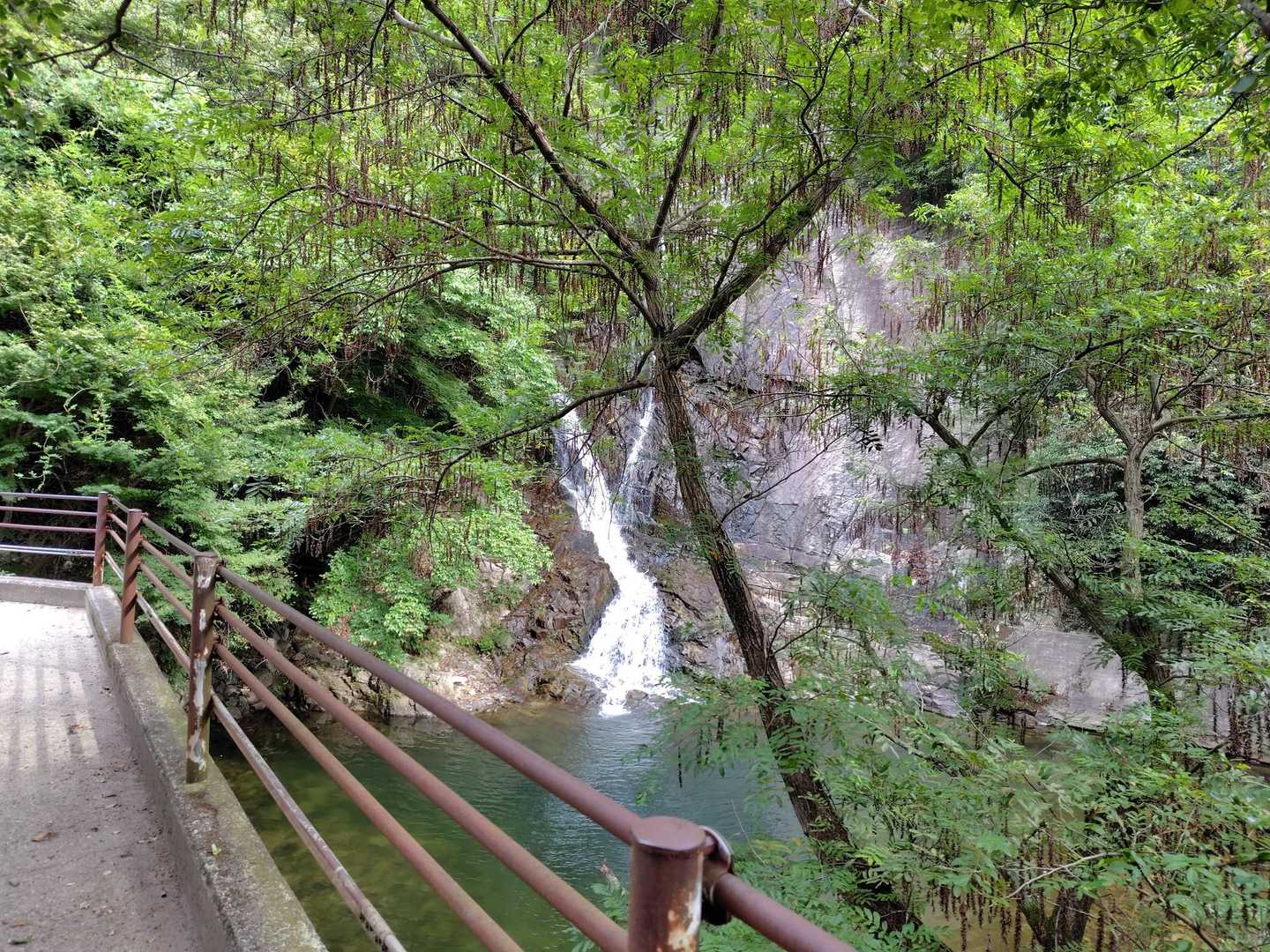 隠れ滝