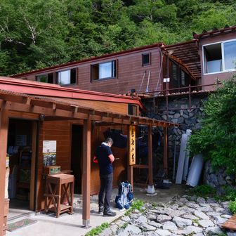 岳沢小屋到着！