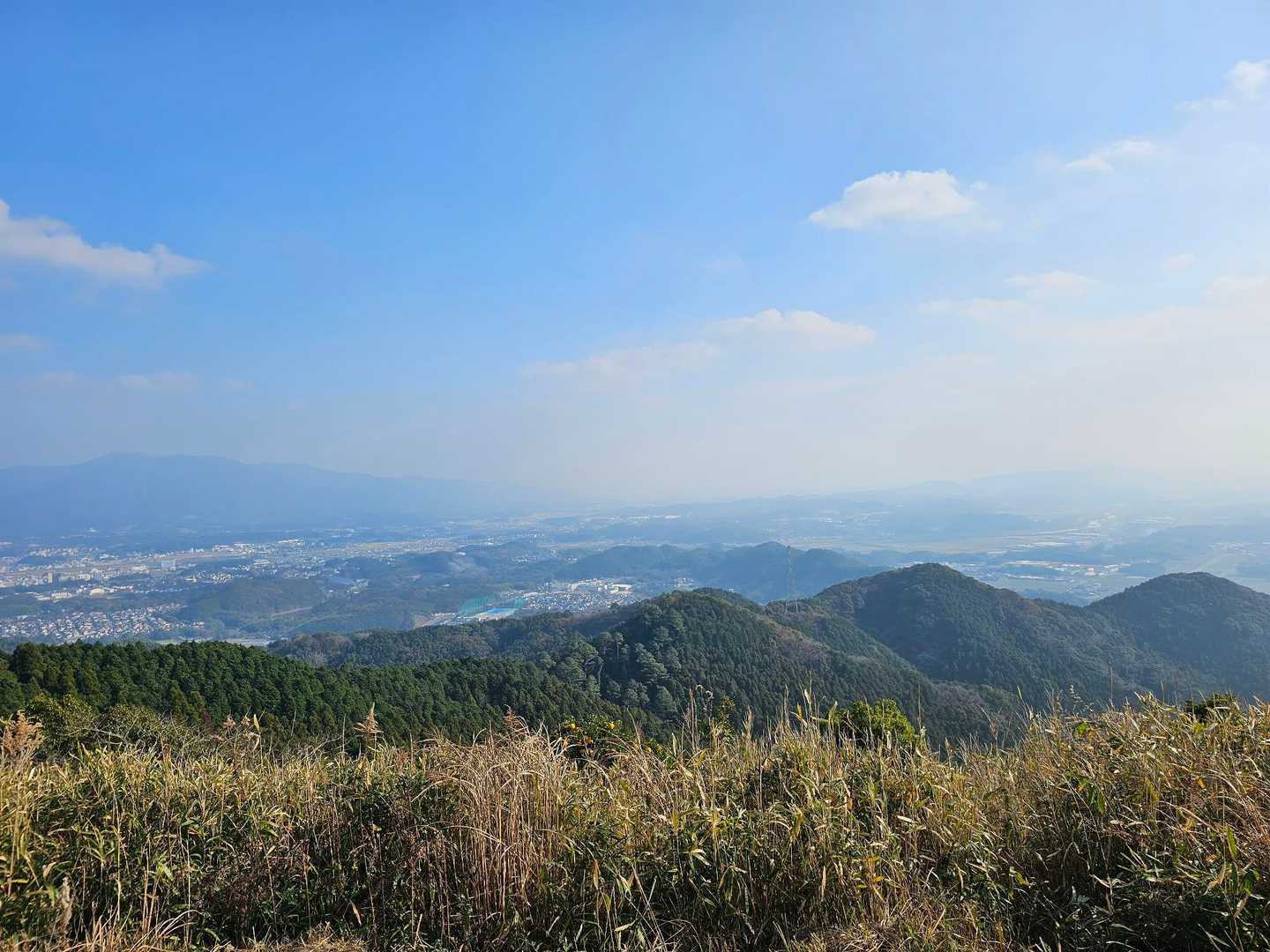 霞んでいます。