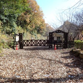 古津山登山口ゲート