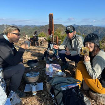 🎵ダバダ～♪ダバダ～♪

ハクちゃんにもらったお菓子と共に
コーヒーブレイク☕🍪

