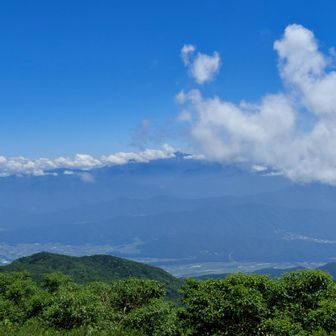 甲斐駒ヶ岳だけ見える👏