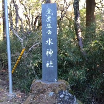 駐車場には自分の車だけ、完全にソロ登山です