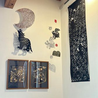 切り絵ってこの影遊びが楽しい❤️
家から近ければもう一度行きたいのにな。
職場で登山部作ろうって話があるけど、こちらをゴールにして企画しようかなぁ。