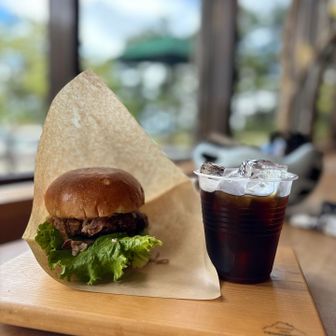 モンベル土小屋のハンバーガー、美味しかった！