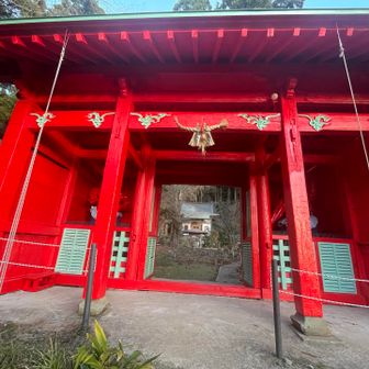 あれ、鳥居塗り直した？