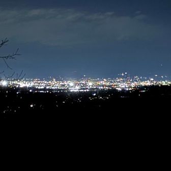 展望台からの夜景も今日は光が強い🤩