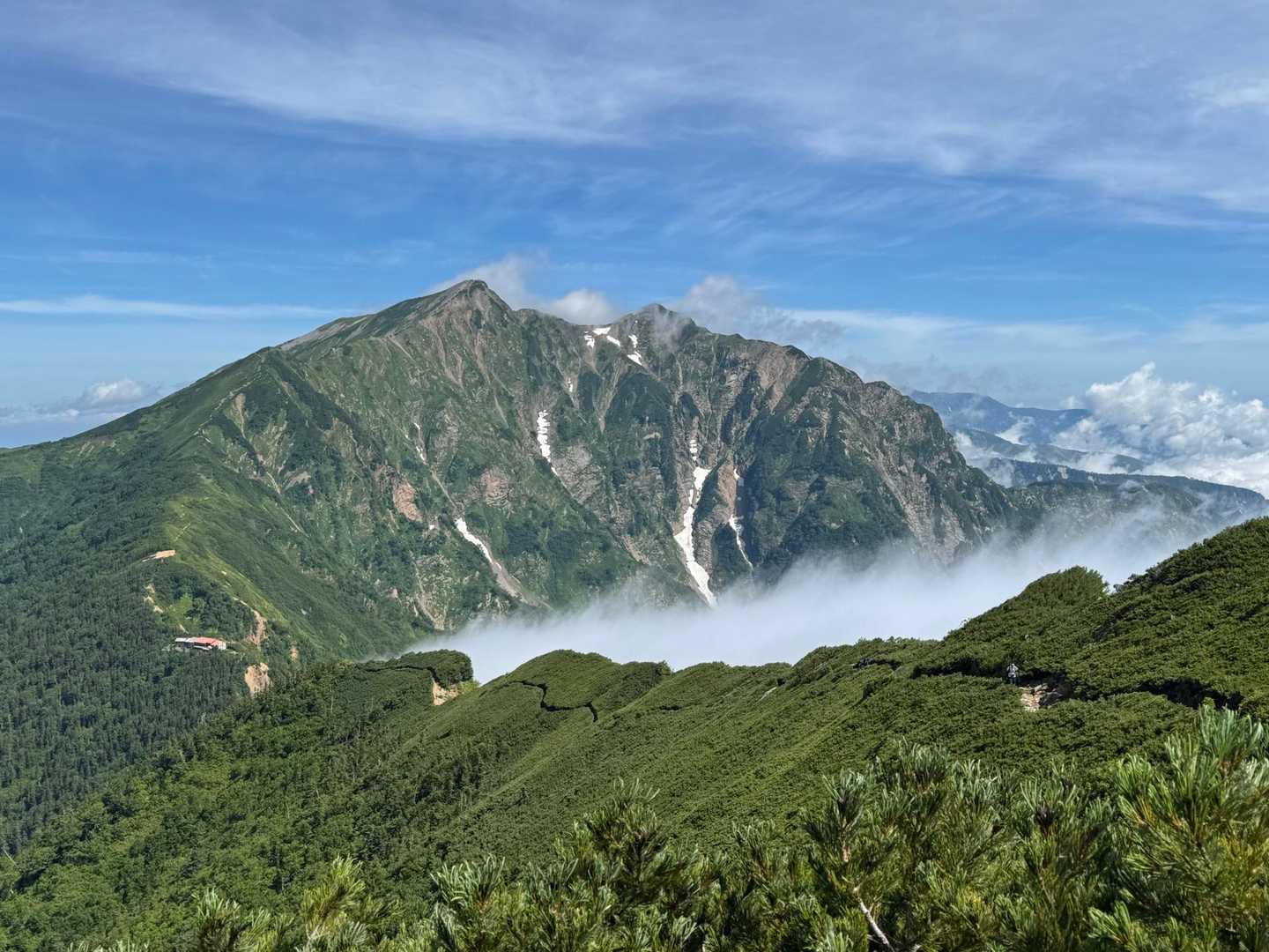 鹿島槍のかっこいい山容