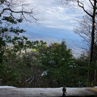 お気に入りの展望休憩所にて。
恵那山、御嶽山は見えません…