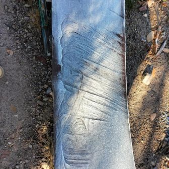 カチコチに凍ってたベンチ