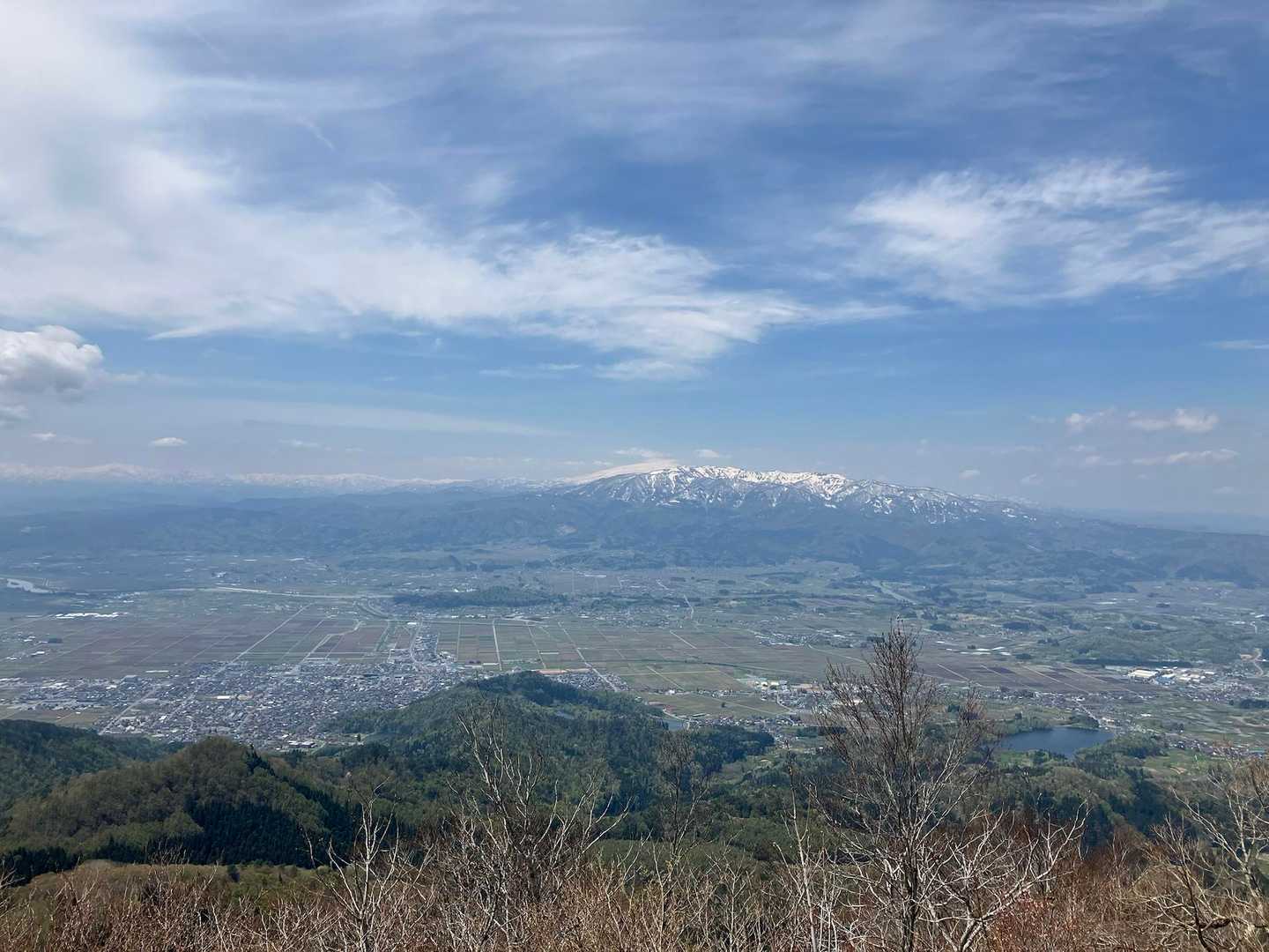 展望スポットからは葉山と村山市が一望できます。