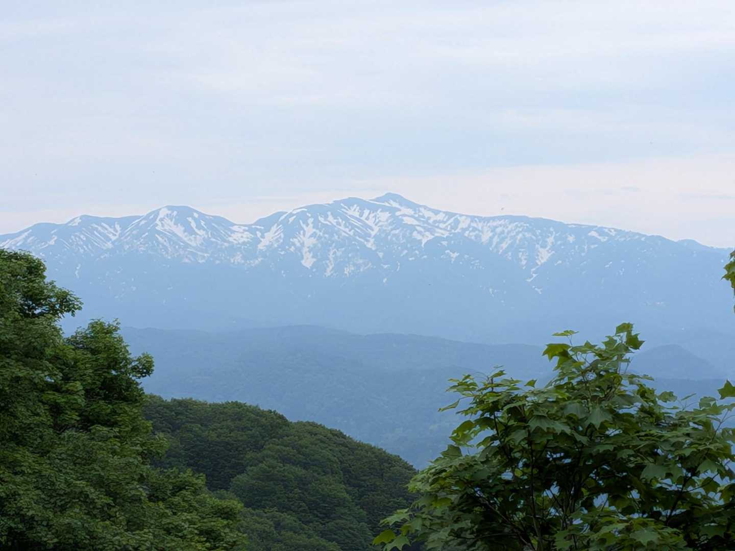 守門岳アップ