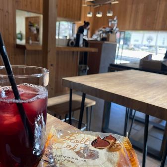 ご飯食べた後にすぐデザート😂しかもぶどうジュース😂