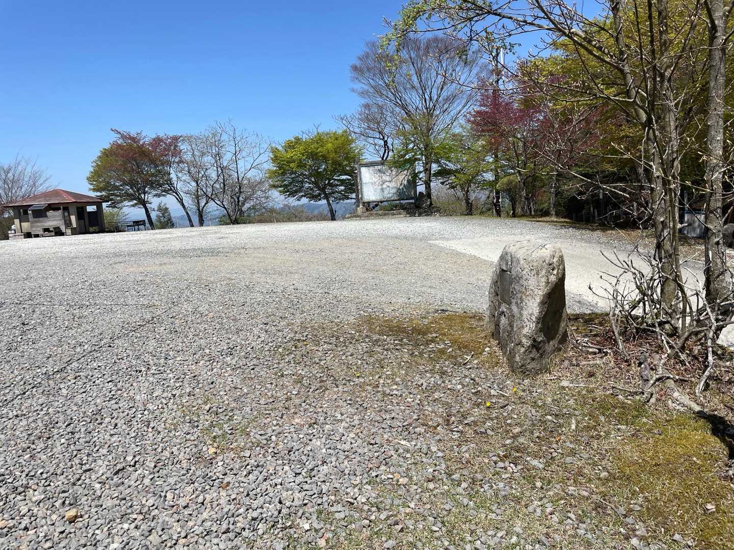 大たわ峠の駐車場🅿️です
トイレも有りました！！
ここからなら、御嶽、簡単に登れます