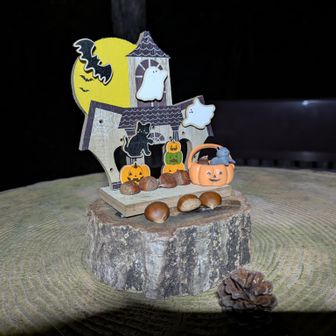 暗い時刻のハロウィンおばけ