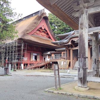 羽黒山神社⛩️
修理中　丁度のりとを上げていてそとから一緒に
お詣りして来た