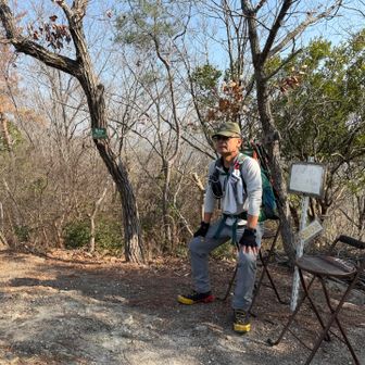 18：青の山
ほとんどの山頂には休憩スペースがある