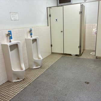 男子トイレ