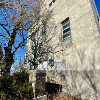 山頂付近の研究所
昭和レトロですね🏢