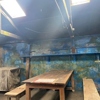 避難小屋　地元の方が清掃してました
私一番乗り
ありがとうございます