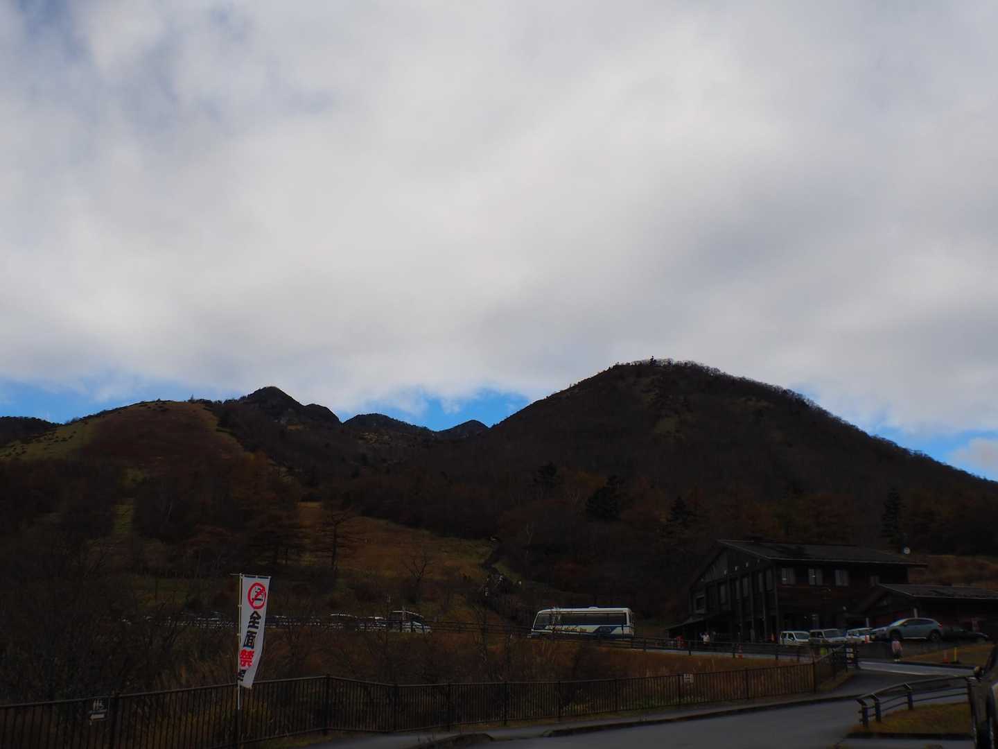 所変わって霧降高原に到着(⁠・⁠∀⁠・⁠)
さっきよりはお天気良い…