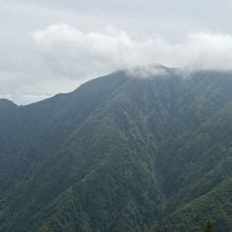 すっかり隠れてしまった大無間山