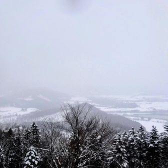 展望台からは周囲の山々や芦別市街を一望できるみたいですが真っ白🥲