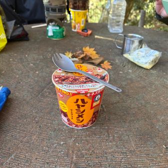 行場終わって境内のベンチにて