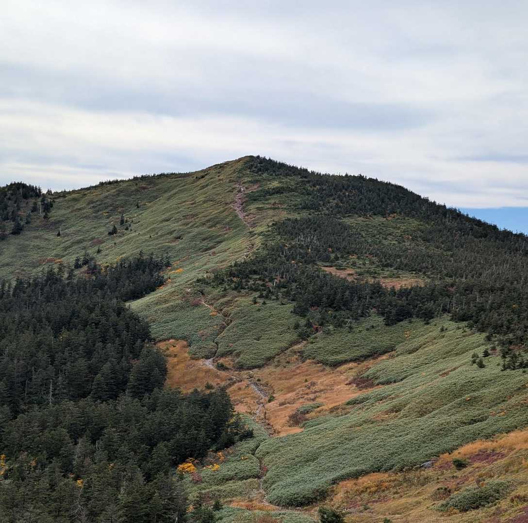 西吾妻山を後にして、再び西大嶺へ。