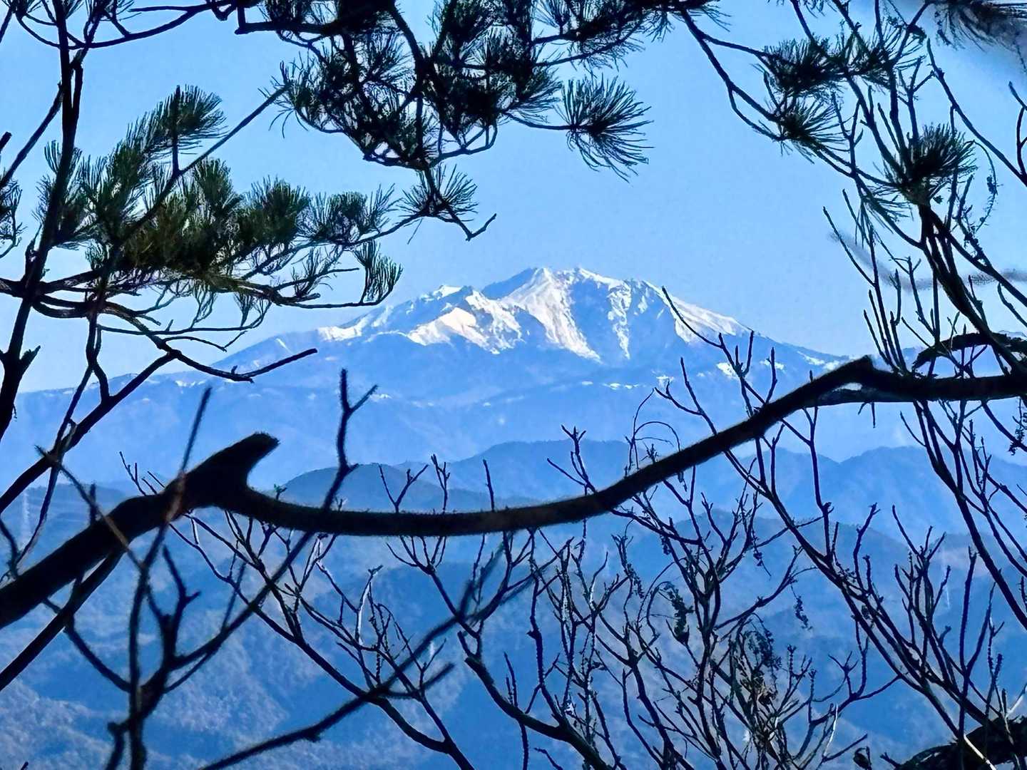 あ！隙間から御嶽山🏔´-