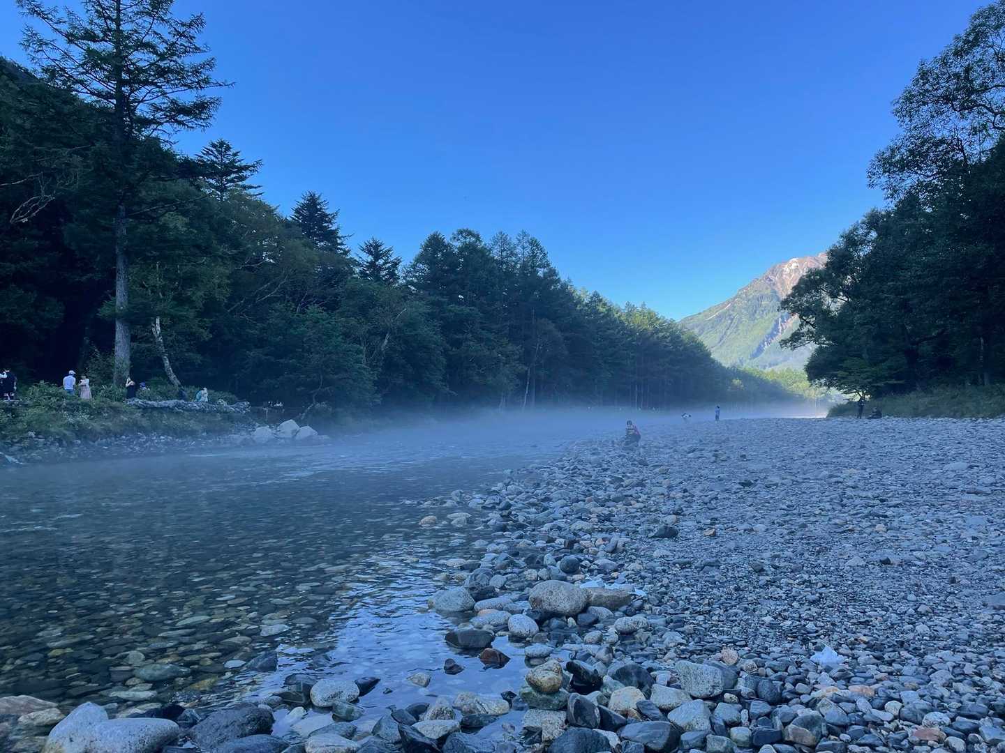川面にはうっすら靄が
これまたイイ感じ👍