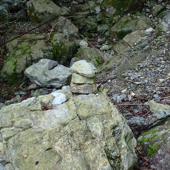 ケルンが頼りに。
周辺は、土石流のつめ跡地帯