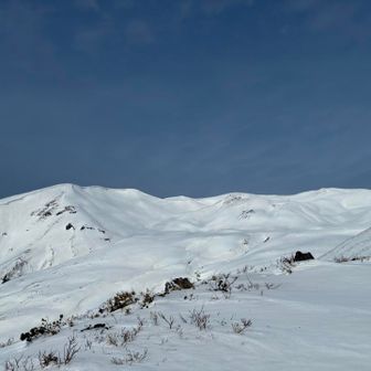 サイコーの稜線👍、左の笙ヶ岳、二峰、三峰からの🏔️