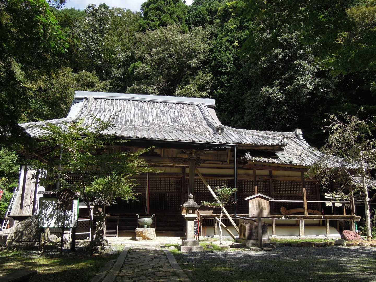 牛尾観音　本堂に寄ってお参りします🙏