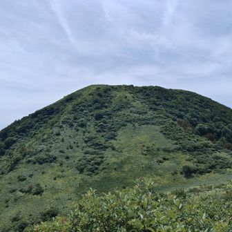 また登りが大変です。子三瓶に向かいます。