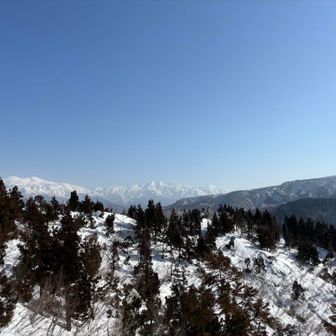 下山途中には別山もくっきり見ることができました(*^◯^*)
横に見えるのは三ノ峰かな❓
三ノ峰もいつか登りに行きたいなー(*´∇｀*)