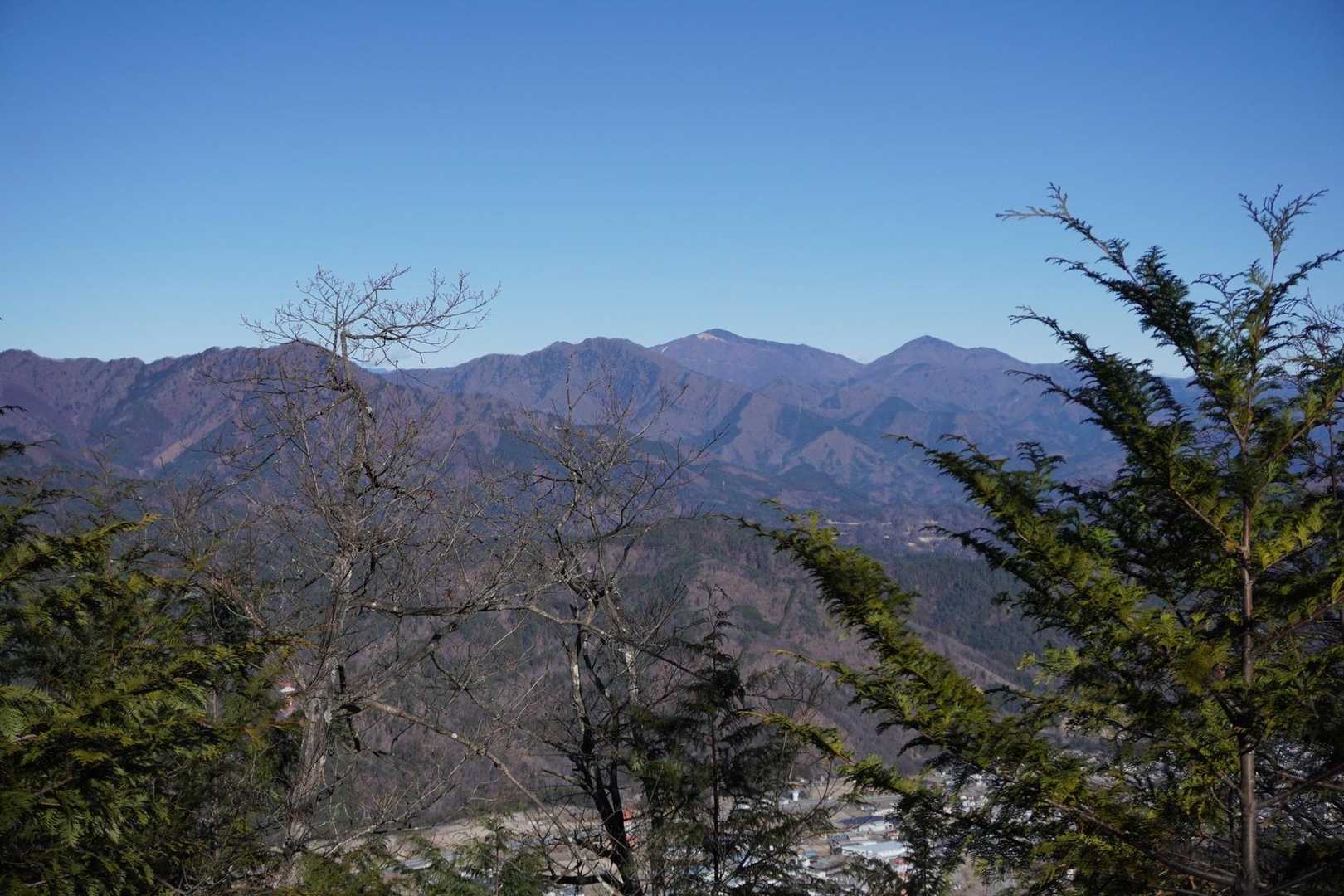 雁ヶ腹摺山行きたい。