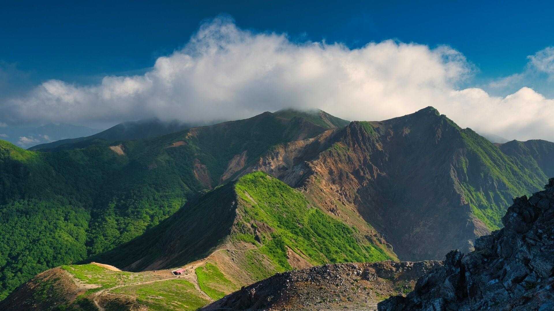 ロープウェイでラクラク山頂へ！絶景の日本百名山・那須茶臼岳の写真