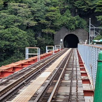 先程展望台から見えた電車はこちら側から来てましたね