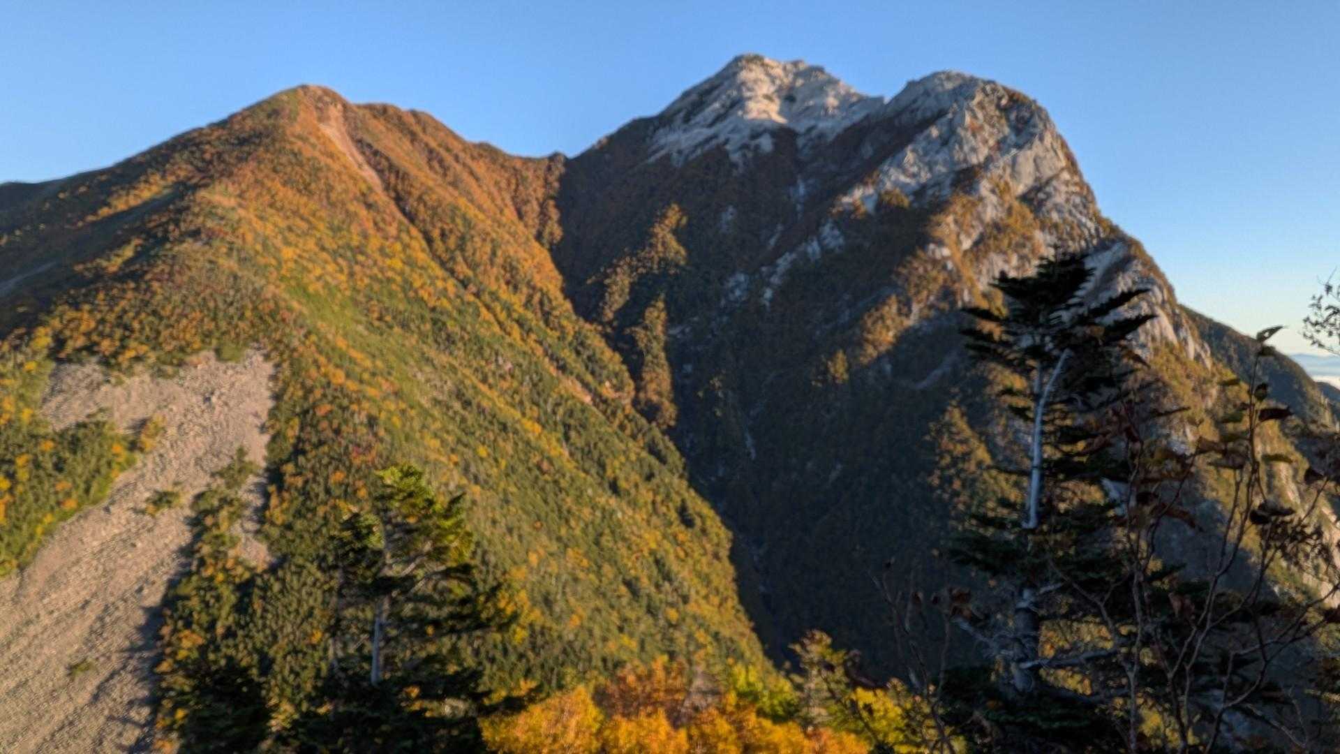 左は駒津峰だね👀