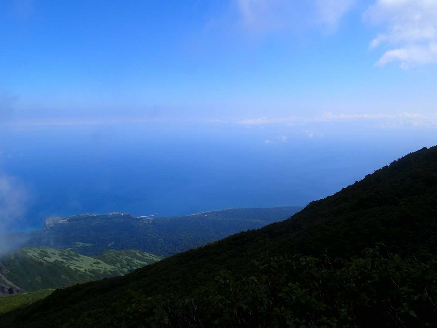 鴛泊ルート | 日本最北の独立峰「利尻富士」を眺める王道コースの写真