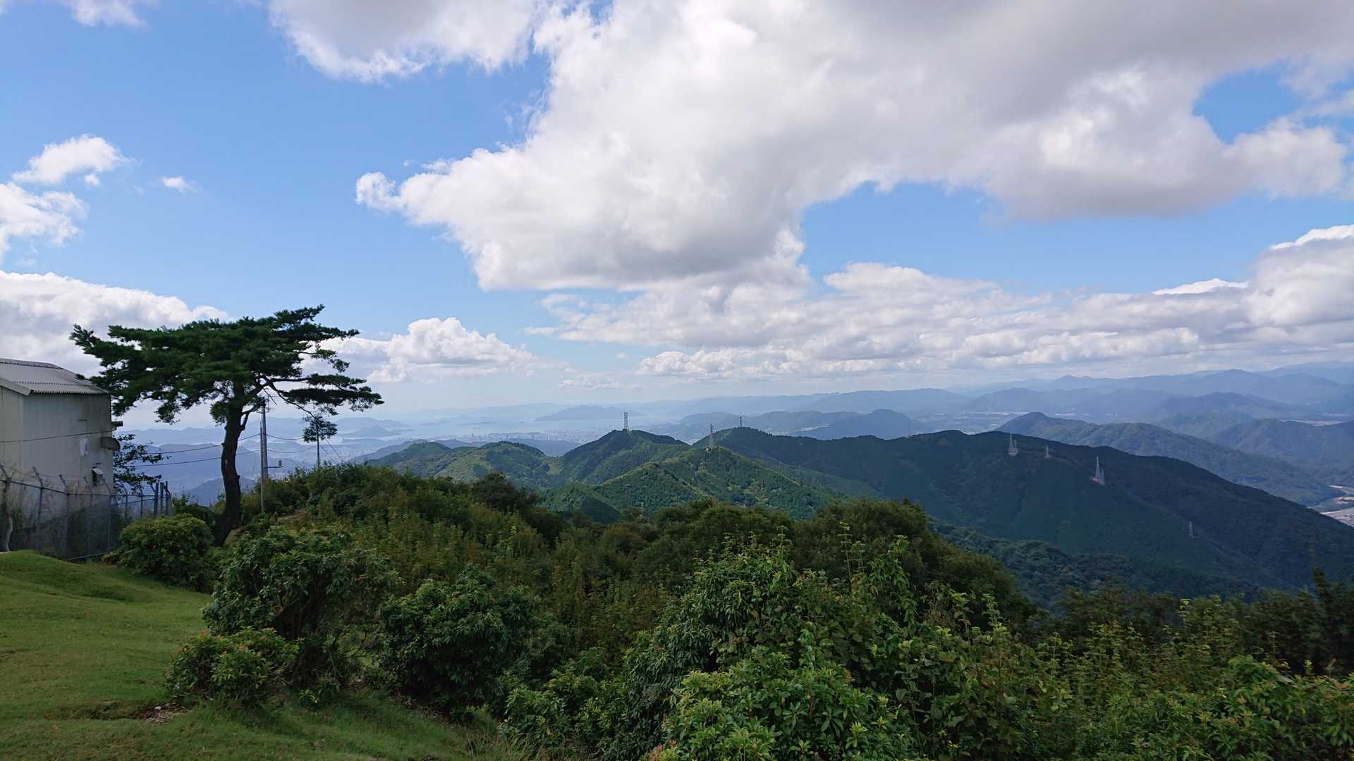すぐ広島の街が、あれは宮島か