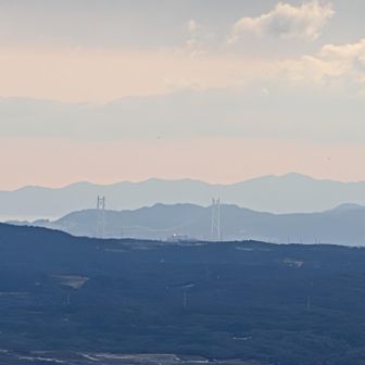 明石海峡大橋の橋脚もハッキリと