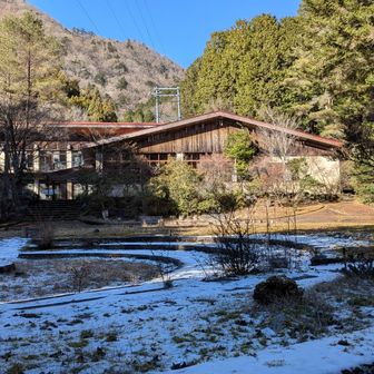 臼ヶ岳山頂よりユーシンロッジまでゆっくり2時間。ひたすら尾根通しの下り