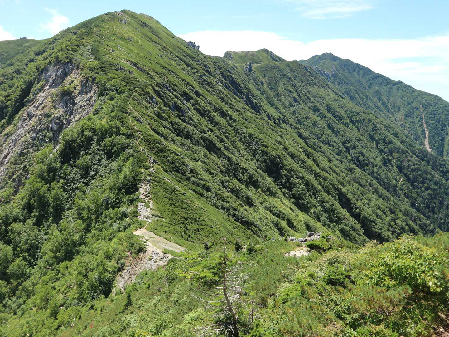 登り返して振り返る